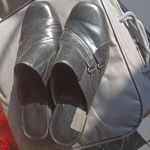 CLARKS Black Genuine Leather Clogs heels  Shoes 8.5
